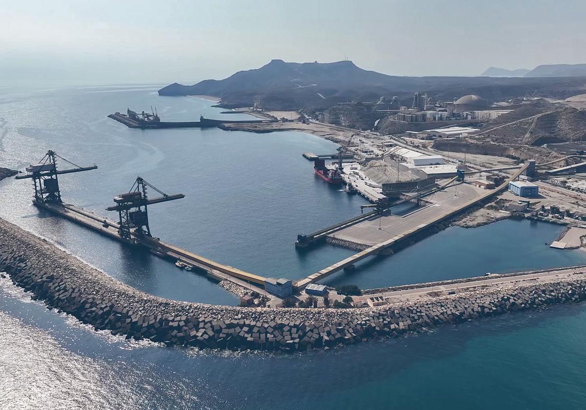 Endesa finaliza su concesión en el Puerto de Carboneras tras el cierre de la central térmica Litoral