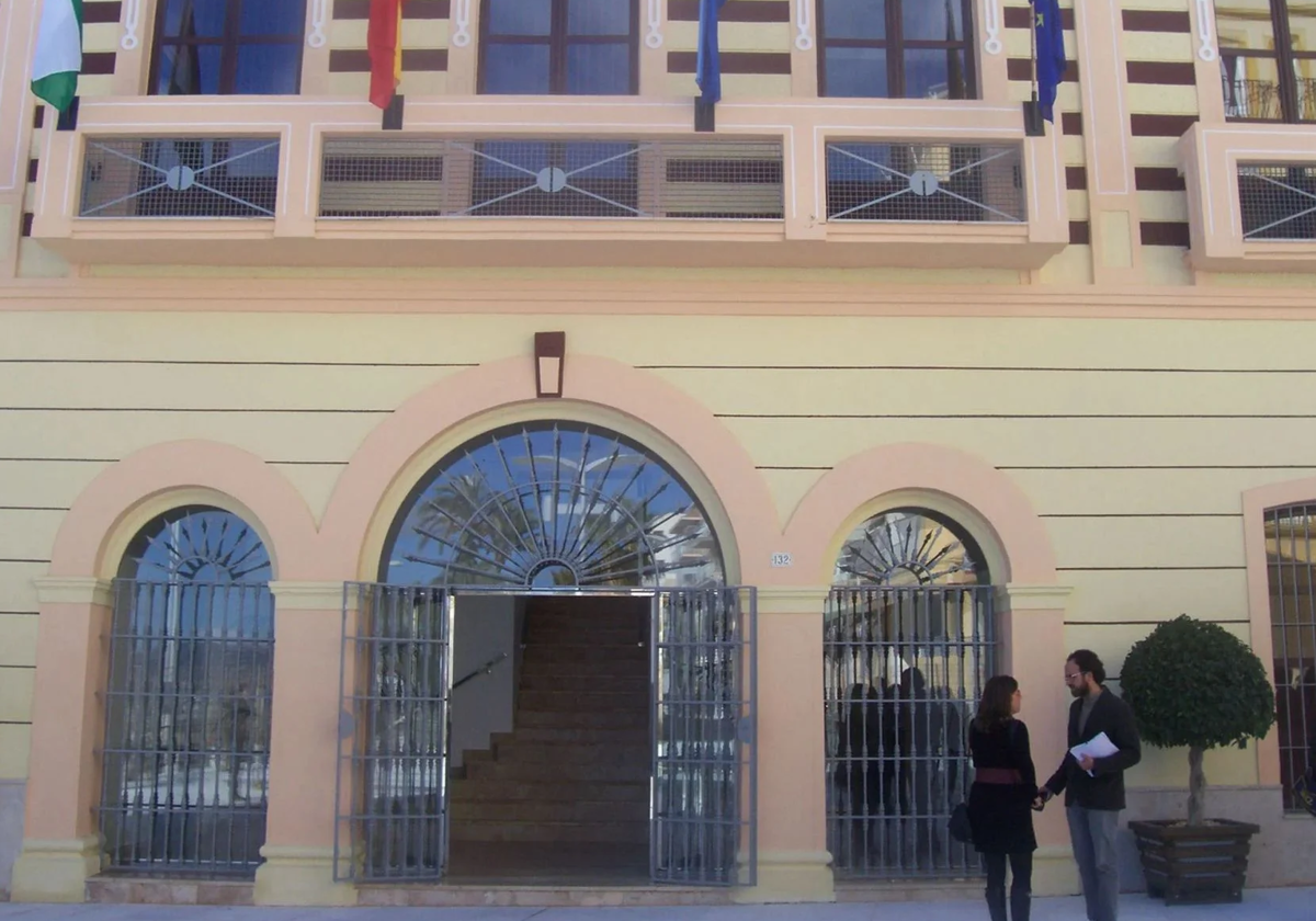 El Gobierno de Garrucha interpone una querella por presunto desvío sistemático de fondos públicos