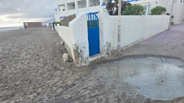 El PP denuncia la «grave» situación en las que están las playas de Vera