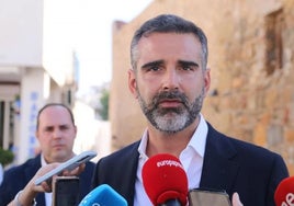 Fernández-Pacheco solicita al alcalde de Garrucha que se cumpla el acuerdo de investidura