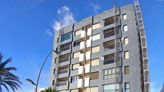 La Junta respalda con 507.600 euros la reducción del  63% en consumo energético del edificio Velarde en Garrucha
