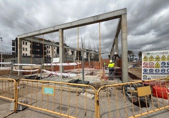 Obras en el entorno del hospital de Huércal-Overa.