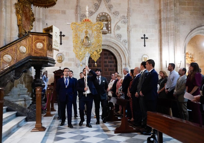 El simpecado presidió el evento.