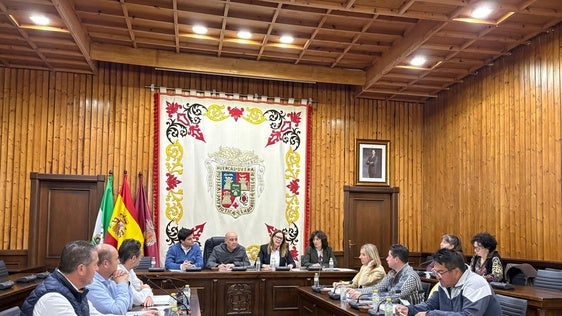 Huércal-Overa alza la voz y exige al Gobierno una oficina de Extranjería para acabar con el colapso y el aislamiento