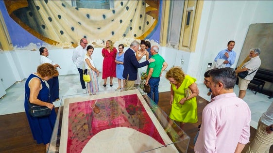Vera recupera el esplendor de su Pendón Real tras un minucioso proceso de restauración científica