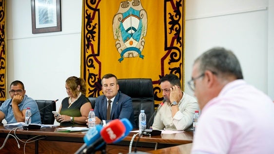 Carboneras, un gobierno en ruinas