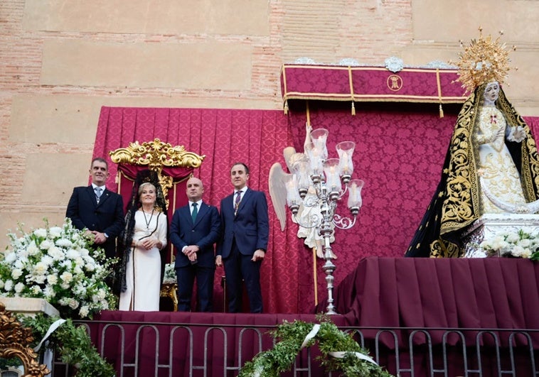 Escudo de oro a cien años de devoción