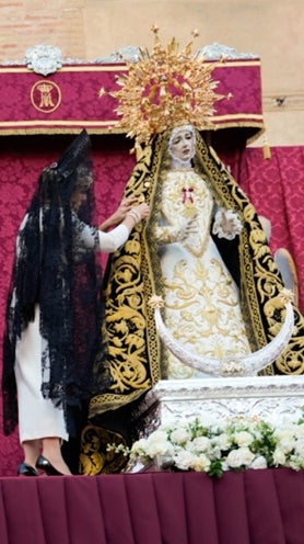 Imagen secundaria 2 - Escudo de oro a cien años de devoción