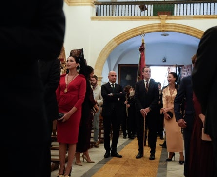 Imagen secundaria 1 - Escudo de oro a cien años de devoción