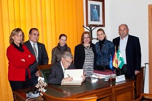 García Lorca conoce los problemas del sector pesquero en Garrucha