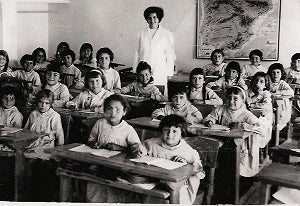El CEIP Reyes Católicos celebra su 50 Aniversario con recuerdos y homenajes a las personas que han pasado por él