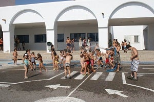 La Escuela de Verano  de Carboneras abre el plazo de inscripción y baja su precio