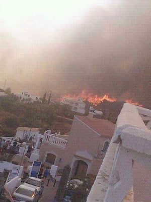 Duplican los medios para extinguir el incendio de Bédar