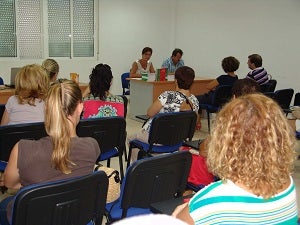 La Junta acerca las ventajas de la economía social a mujeres emprendedoras de Pulpí