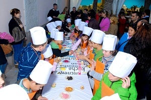 El taller infantil de postres y el concurso de repostería todo un éxito en Carboneras