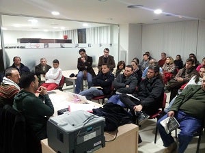 Gran seguimiento del taller de cláusulas suelo de Izquierda Unida en Huércal-Overa