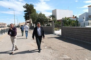 El Ayuntamiento de Pulpí, realiza trabajos de ensanche de los viales de la Rambla Nogalte, con cesiones voluntarias de los vecinos
