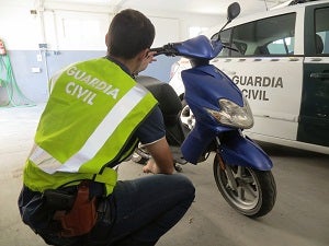 La Guardia Civil detiene a los autores de la sustracción de 2 ciclomotores en Huércal-Overa