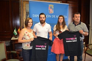 Presentan la segunda edición del Triatlón de Carboneras