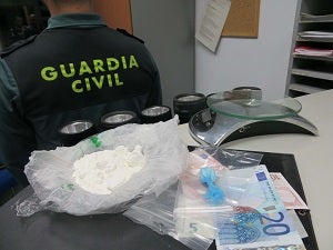 La Guardia Civil detiene a una persona por un delito contra la salud pública e incauta 70 gramos de cocaína