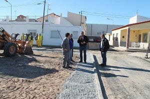 El Ayuntamiento de Pulpí acomete diversas obras de asfaltado de calles en varios puntos del municipio