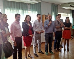 Domingo Fernández desayuna con los mayores de Huércal-Overa acompañado por el presidente popular andaluz Juanma Moreno