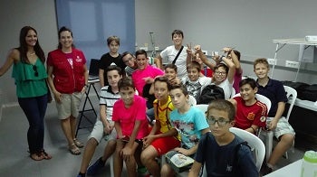 Una veintena de jóvenes cuevanos participan en el taller de Robótica Educativa