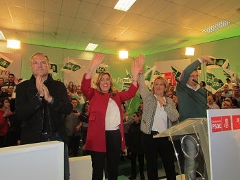 Susana Díaz promete las plazas de guardería necesarias en Cuevas
