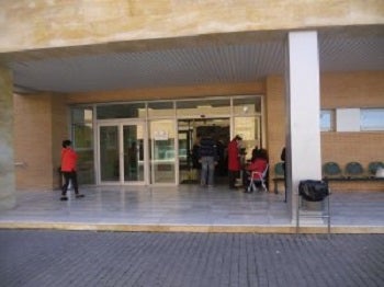 Una madre pierde su bebé en Huércal-Overa y recoge firmas «contra las negligencias»