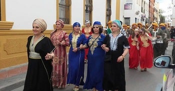 Los Moros y Cristianos de Vera calientan motores para anunciar su tercer desfile