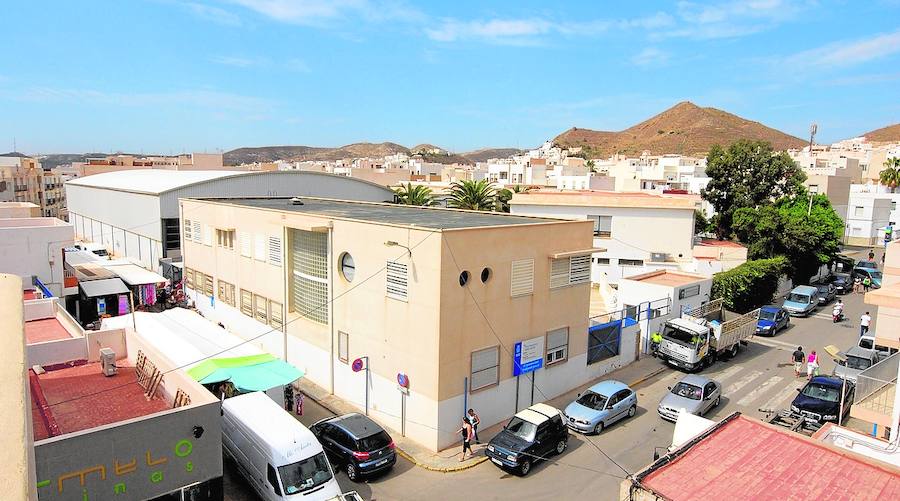 El derribo del antiguo Simón Fuentes de Carboneras se hará en las próximas semanas