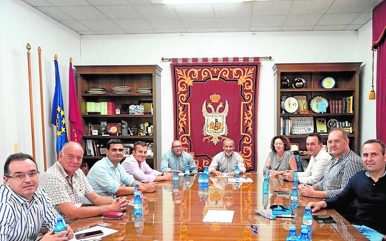 Alcaldes del Levante y Almanzora piden una oficina de DNI en Vera