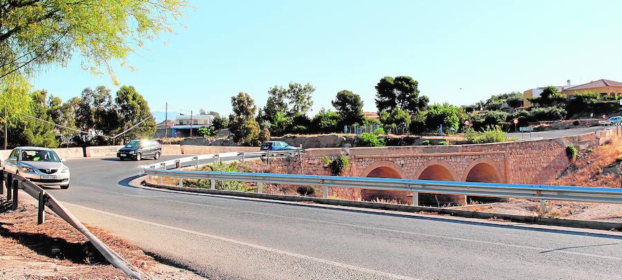 Huércal-Overa culpa a la Junta del retraso para las obras del puente de San Isidro