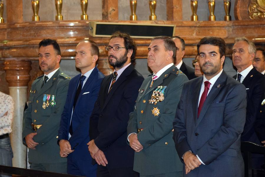 La Iglesia Mayor de Loja acogió de nuevo la celebración de la virgen del Pilar, festejo que sirvió para reconocer la labor de nueve agentes y mandos