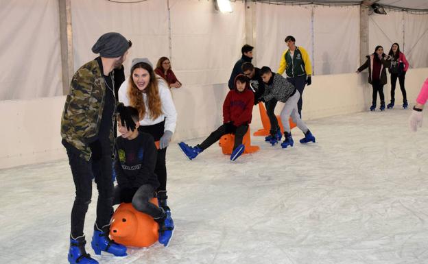 El patinaje sobre hielo vuelve a Loja por Navidad