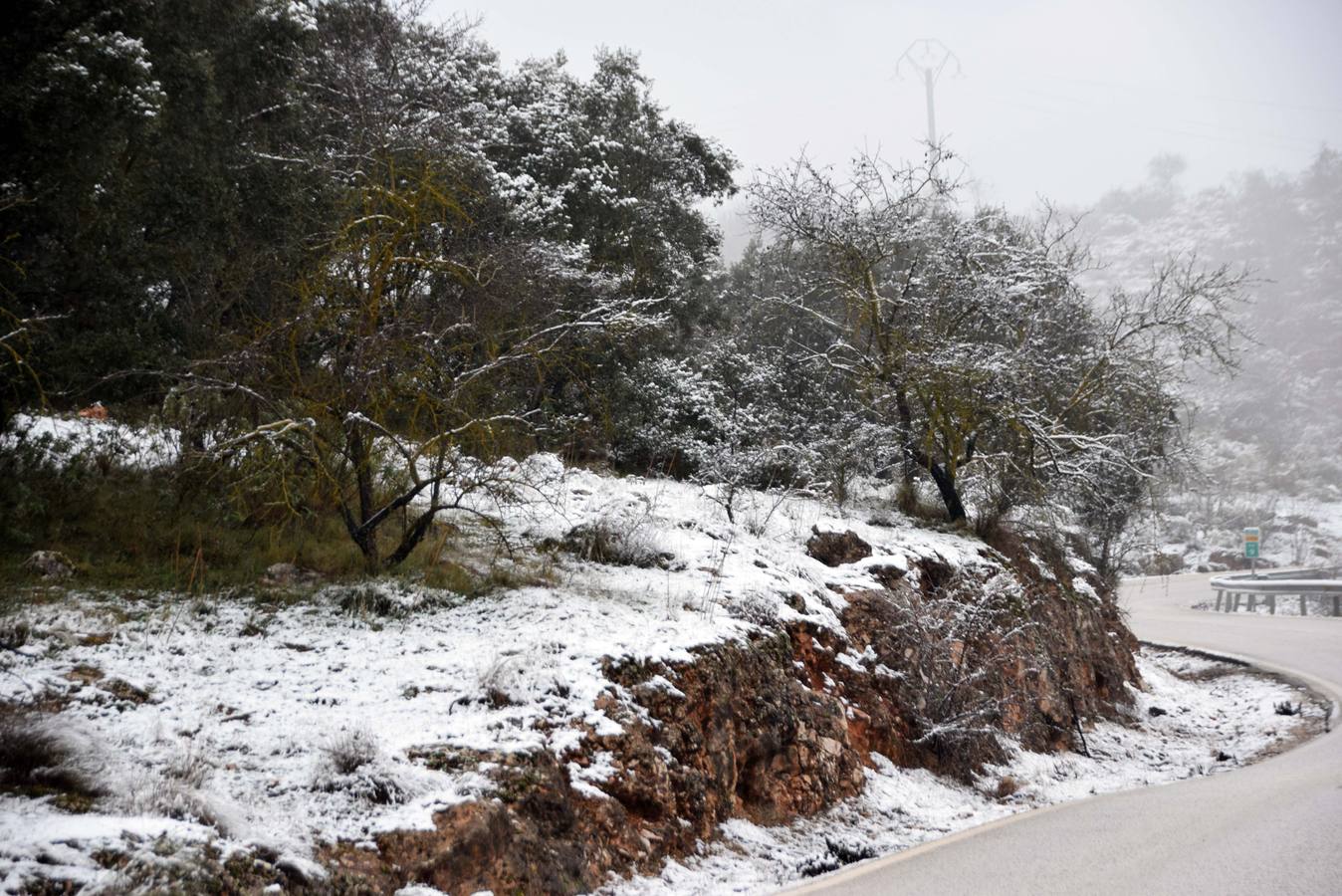 Ventorros de San José, Montefrío y la carretera a Tocón, tras la nevada de este domingo