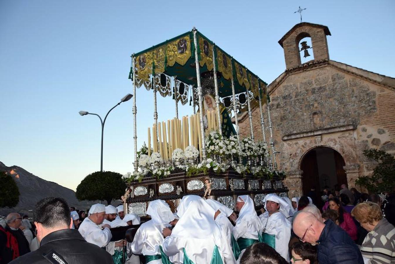 La Cofradía de Jesús en el Huerto y Nuestra Señora de la Esperanza pudo lucir sus estrenos -más apóstoles y 'cacharros' de los incensarios- en un Martes Santo radiante, luminoso y con buenas temperaturas.