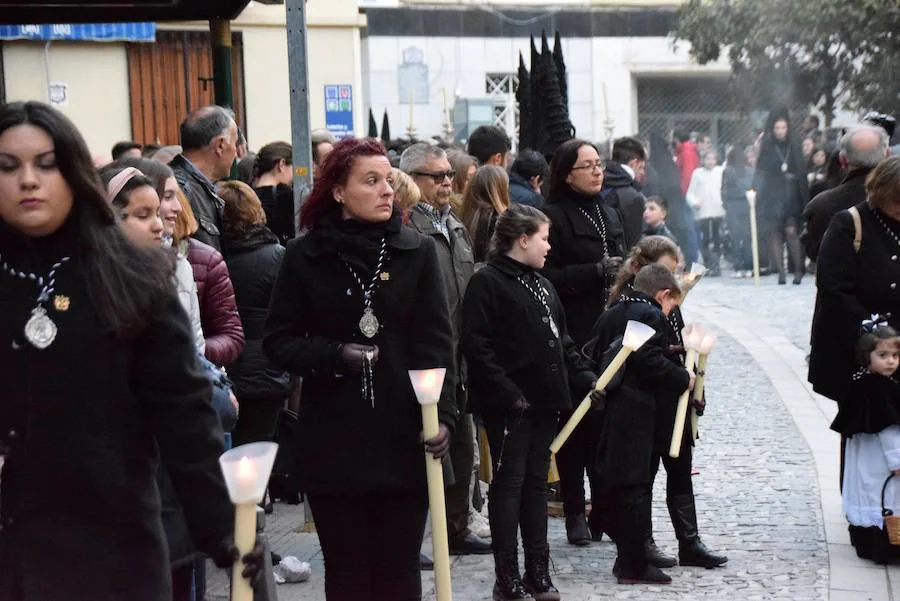 El municipio disfrutó del desfile de las cofradías que procesionaron durante el Viernes Santo