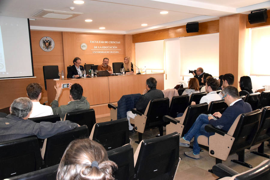 Fotos: Así es &#039;Los rostros de la palabra&#039;, expuesta en la Facultad de Educación de la UGR