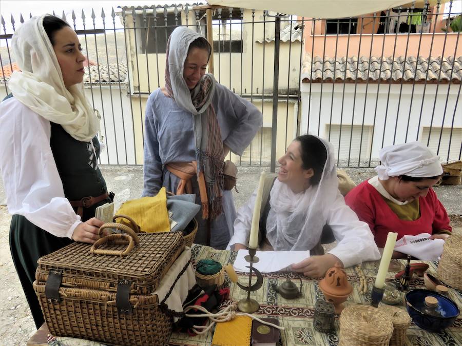 Visitamos el mercado artesano y el campamento histórico de la Alcazaba, protagonistas este fin de semana en Loja.