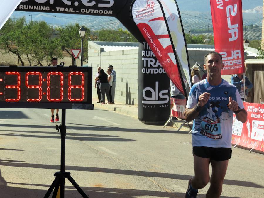 En la penúltima carrera del circuito provincial se han impuesto Cesáreo Ceballos -del Todo Suma- y Mª Dolores Arias -del Bikila-