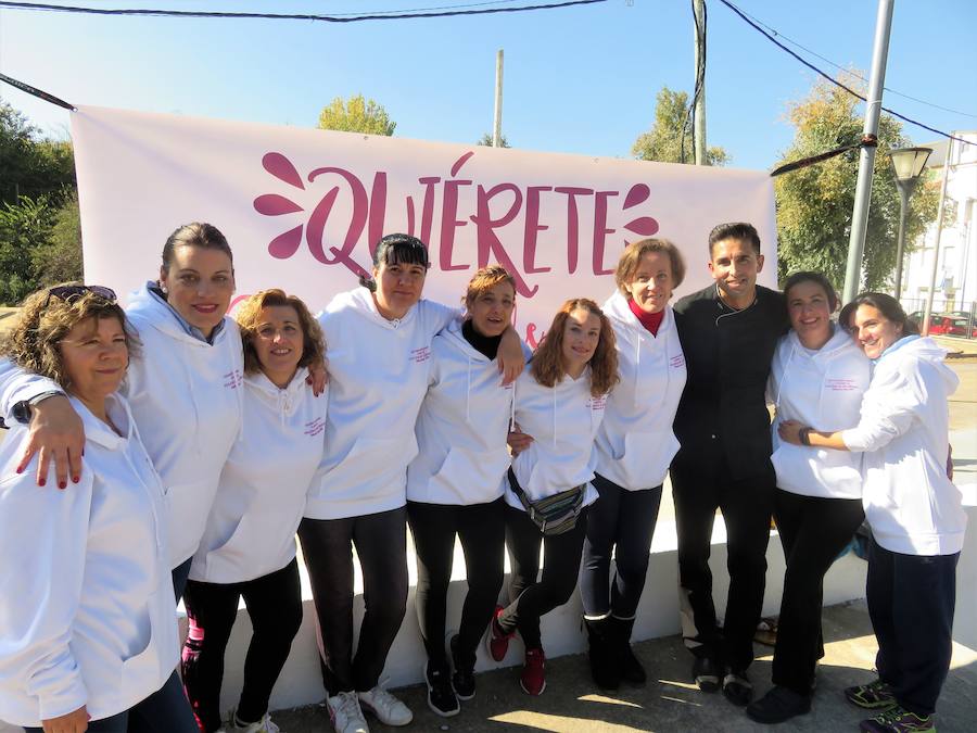 La asociación 'Quiérete' de Villanueva Mesía echa a andar y lo hace con fuerza, fomentando el empoderamiento de las mujeres y mostrando su lucha contra la Violencia de Género y el apoyo a las víctimas. Y se estrenan con una exhibición canina que, con la organización de K13 y el Ayuntamiento, ha contado con la colaboración de las unidades de Bomberos y Policía Local de Loja, Policía Local de Otura, Policía Local de Maracena y Policía Local de Monachil.