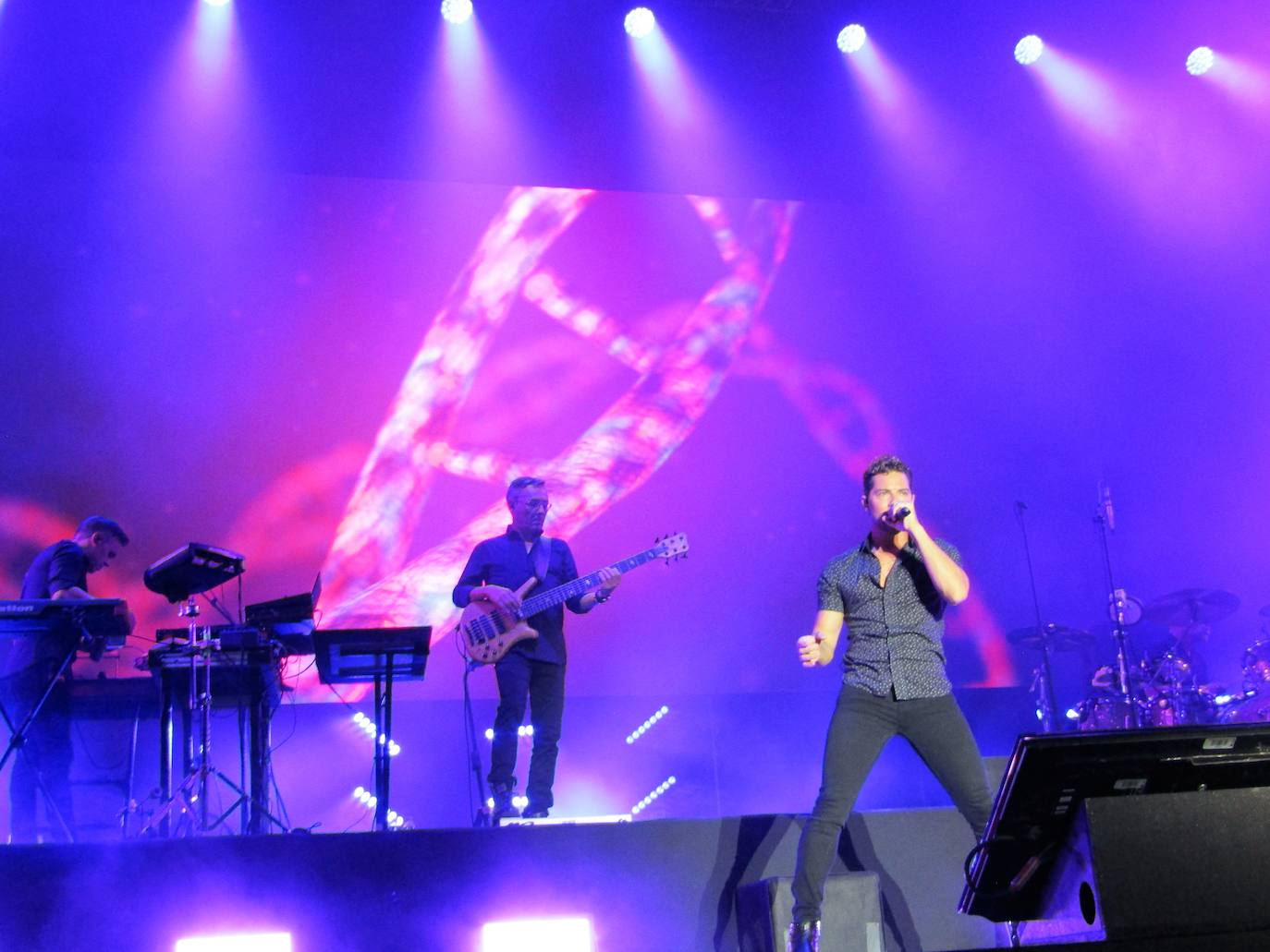 Fotos: 15.000 personas &#039;vibran&#039; en Loja con Bisbal