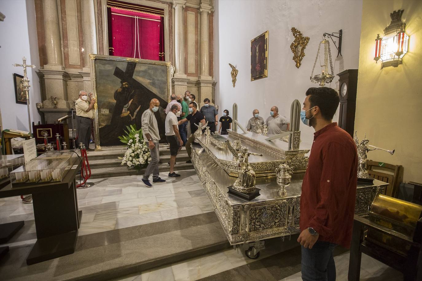 Fotos: Los fieles muestran su devoción al Cristo del Paño