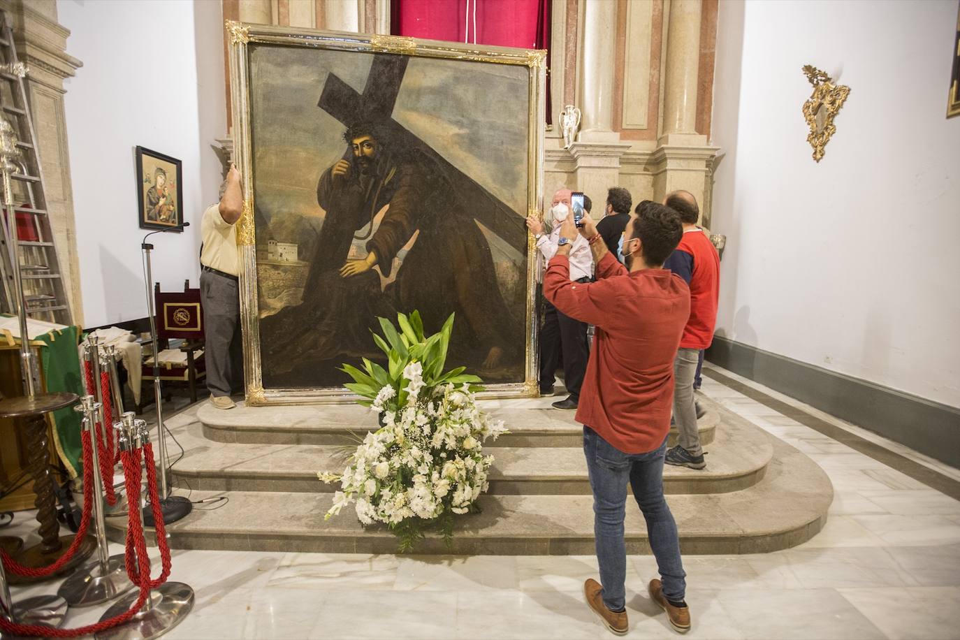 Fotos: Los fieles muestran su devoción al Cristo del Paño