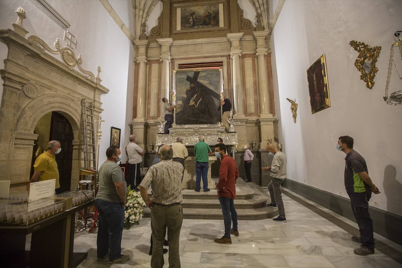 Fotos: Los fieles muestran su devoción al Cristo del Paño