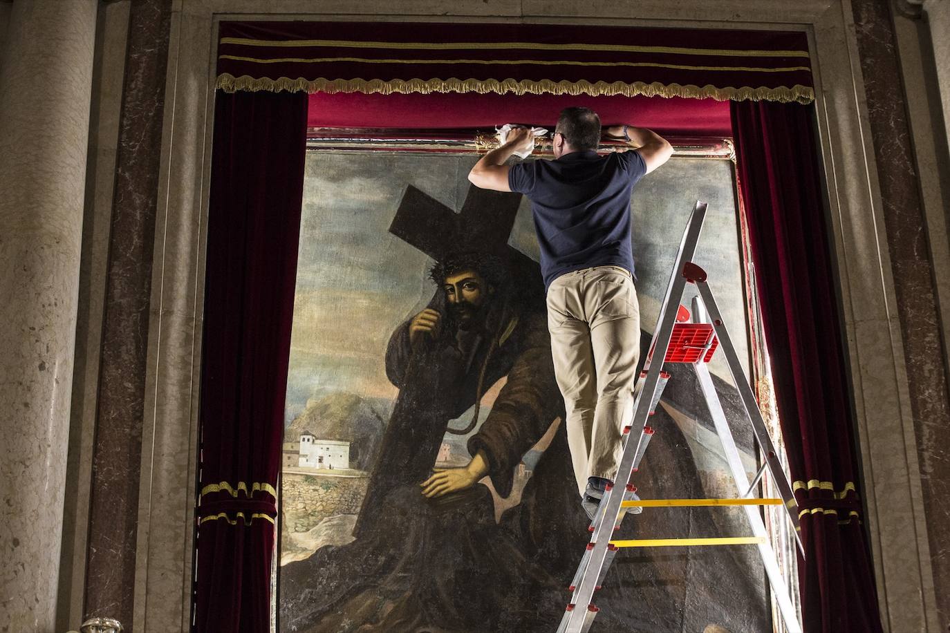 Fotos: Los fieles muestran su devoción al Cristo del Paño