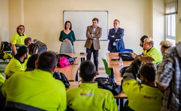 Una Escuela Taller forma a 15 jóvenes desempleados roqueteros en Jardinería