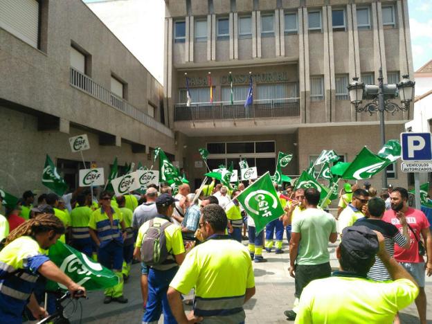 Los trabajadores de Urbaser ya se manifestaron hace dos años para reclamar un nuevo convenio colectivo. 