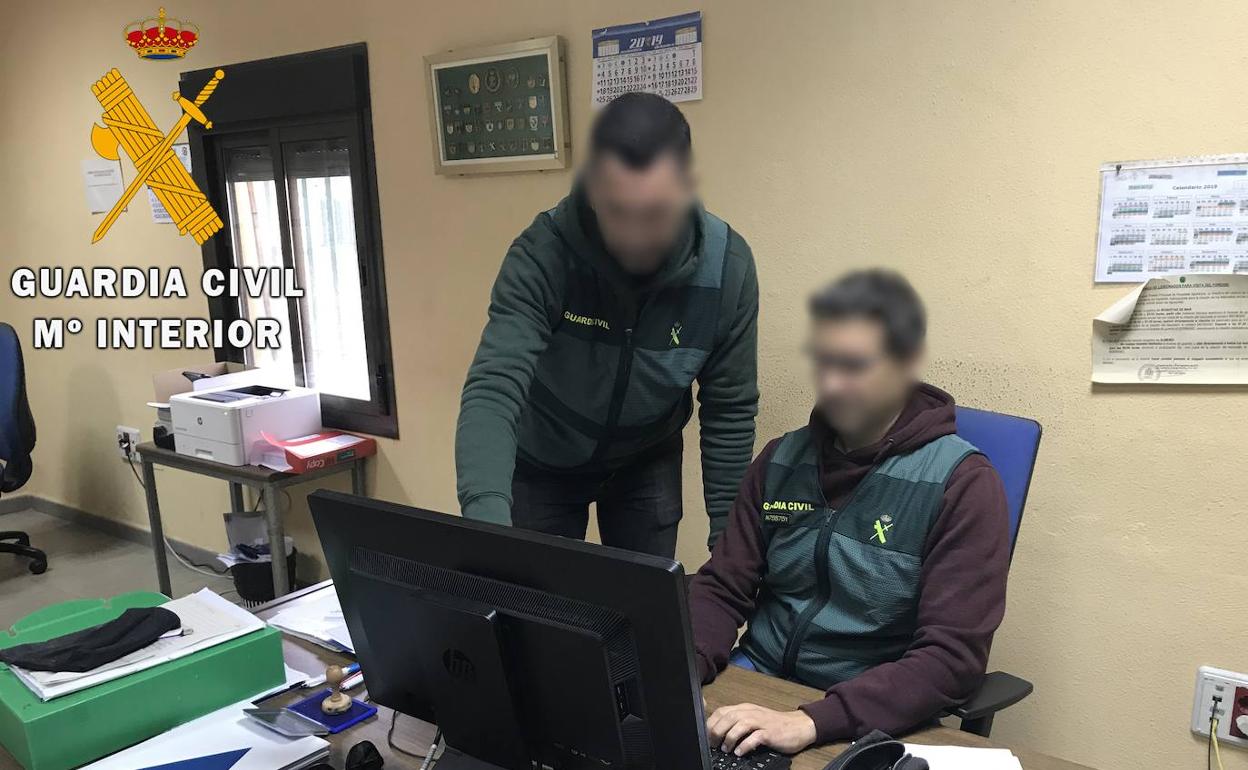 Detenidos en Roquetas dos individuos a los que se acusa de siete robos en viviendas y dos hurtos